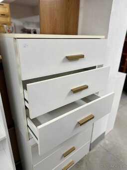 Bílá komoda se 3 zásuvkami (2 ks) - 2