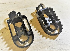 Rozšírené stupačky Honda XL650 - 700V Transalp - 2