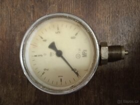 Prodám manometry - 2