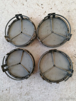 Víčko 75 mm Mercedes-Benz A 2204000125 - 2