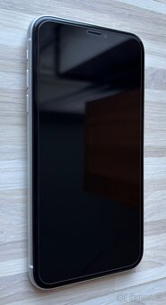 iPhone XR 64 GB bily - 2