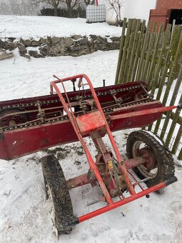 ROTAX - samohybný obraceč sena - 2