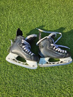 Hokejové brusle vel. 36,5 - 2