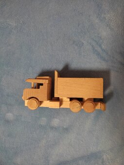 Dřevěný náklaďák - 2