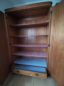 Skříně z 30 let - 2