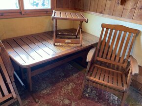 Prodej dřeněný stůl a křesla - 2