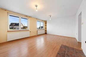Prodej RD 5+KK (282m2) na pozemku o výměře 392m2 v obci Doln - 2