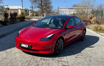 Tesla Model 3 Performance - 2