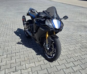 Yamaha R1M - 2