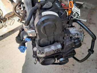 VW T5 motor 1,9 TDi AXB r..v.2005 - 2
