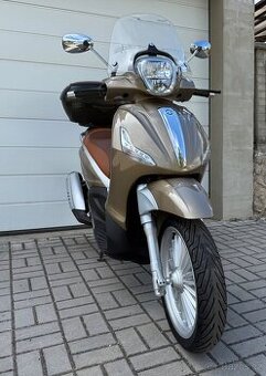 Piaggio Beverly 125i, Cz doklady, 2013, velice hezká - 2