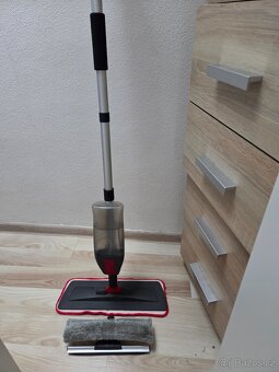 Mop s rozprašovačem a nádstavcem na umývání oken Brno - 2
