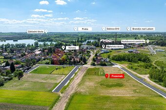 Stavební pozemek v obci Káraný, s výměrou 1901 m2 - 2
