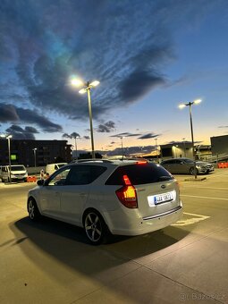 kia ceed 2011 1.6 crdi - 2