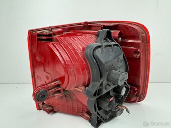 Zadní světlo levé vnější VW Touran 1T3 1T0945095R - 2