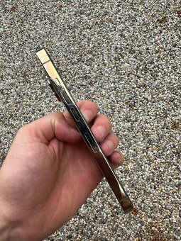 iPhone 13 pro - baterie 100% - 2