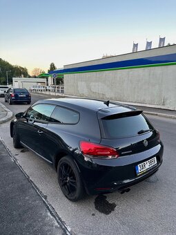 VW Scirocco 1.4 TSI, po servisu, STK 2027, zimní sada, top - 2