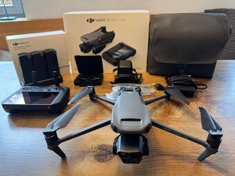 DJI Mavic 3 Pro Cine Premium Combo + RC Pro – výborný staví - 2