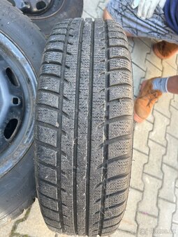 Prodám zimní pneumatiky s disky – 175/65 R14 - 2