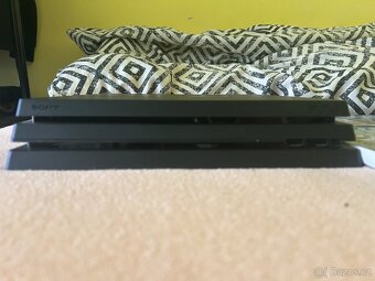 PLAYSTATION 4PRO 1TB - 2