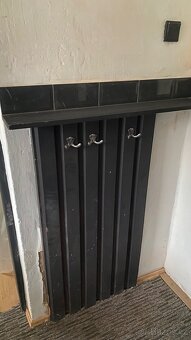 Předsíňová stěna (starožitnictví) - 2