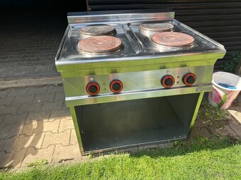 Nerezový sporák - 2