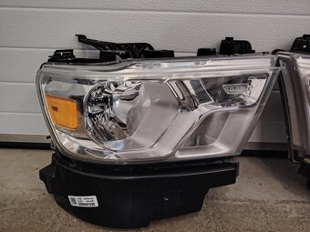 PŘEDNÍ SVĚTLA DODGE RAM 1500DT - 2