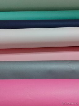 Papírové pozadí / fotopozadí - 2,72 x 11m - šest barev - 2