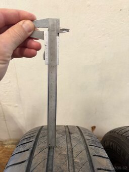 Prodám pneu Michelin 215/60r16 - 2