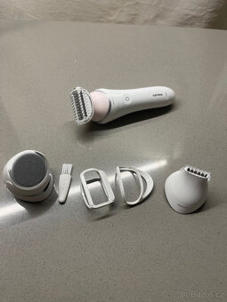 Nový dámský holící strojek Philips SatinShave Series 8000 We - 2