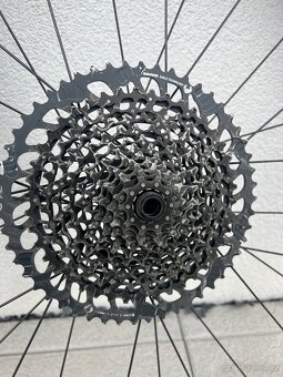 Zapletená kola DT SWISS X1900 - velmi málo ježděná - 2