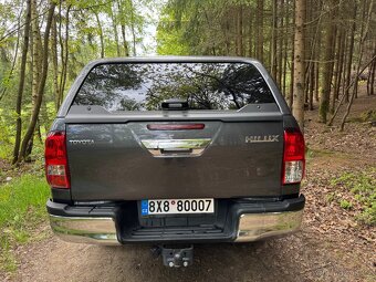 Toyota Hilux, 2.4 D - 2