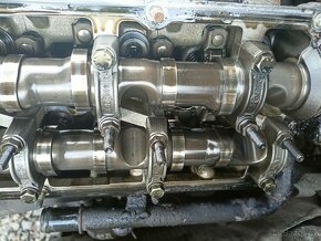 Vačky(Rolny) 2.5tdi V6 + hlavy. - 2