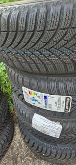 Dacia Duster 215/65 r 16 plechove disky semperit - 2