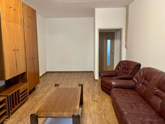 Prodám koženou sedačku a 3 křesla - 2
