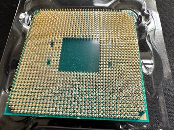 AMD RYZEN 7 2700X | AM4, s chladičem - 2