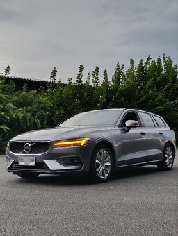 Volvo V60 MOMENTUM 2.0 D4 AWD - 2