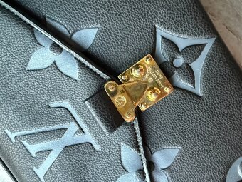 Louis Vuitton Pochette Metis Monogram - 2
