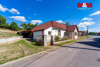 Prodej rodinného domu v Častohosticích - 2