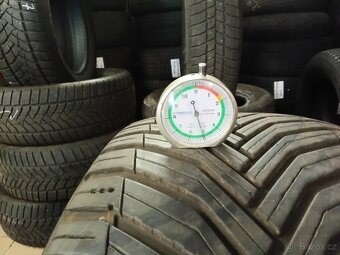 225/40 R19 MICHELIN (5mm) č.15898/g - 2