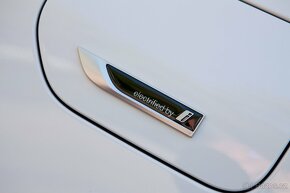 BMW 530e Touring xDrive °M-packet°Laser°V Zaruke do 6/2026 - 2