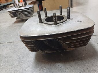 Válec ČZ 980 motocross - 2