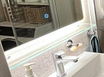 Skleněná polička - 2