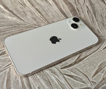 Apple iPhone 13 - 2