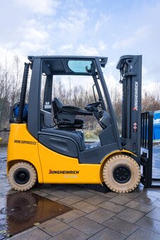 Vysokozdvižný vozík Jungheinrich TFG 320s - 2