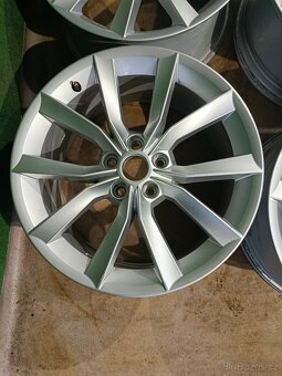4ks alu 5x112  8J et44 Superb - 2