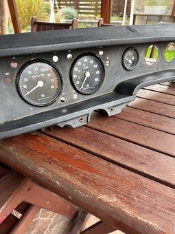 Palubní deska Škoda 110r Č.3 - 2