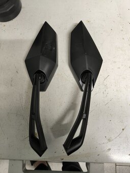 Zrcátka na skútr - 2