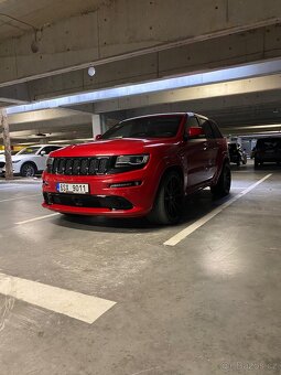 Jeep Grand Cherokee SRT - 2