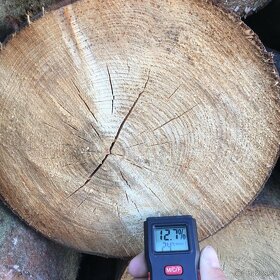 Suché štípané Palivové dřevo k okamžitému topení  Prodám suc - 2